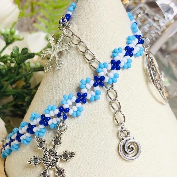 Christmas Holiday Bracelet Charms Silver Blue White Snowflake Beaded Woven NW - Picture 5 of 7
